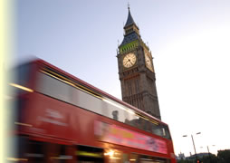 Eine Sightseeing-Tour per Bus ist bereits im Preis enthalten